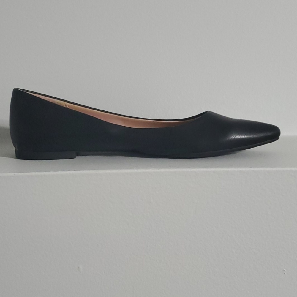 H&M Flats - Picture 2 of 2